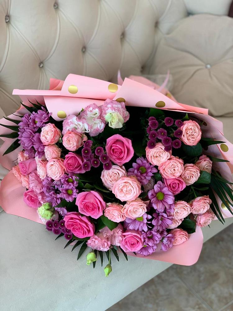 Букет цветов из: Хризантемы, Розы и Лизиантусы в Ульяновке Ставропольского края