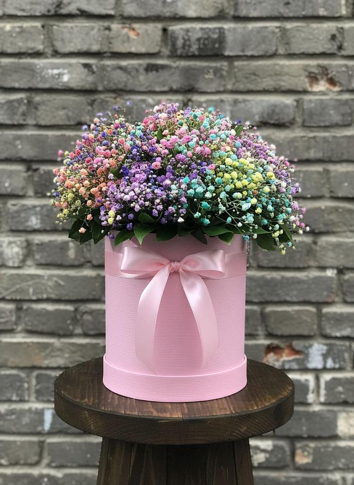 Цветочная композиция из Гипсофила и Розы в шляпной коробке в Ульяновке Ставропольского края