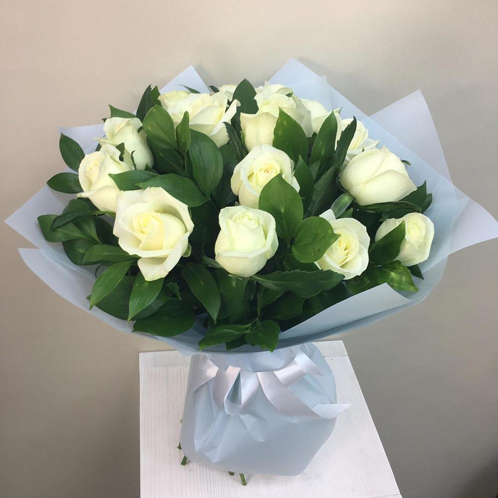 Букет 15 Белых роз Проуд в Ульяновке Ставропольского края
