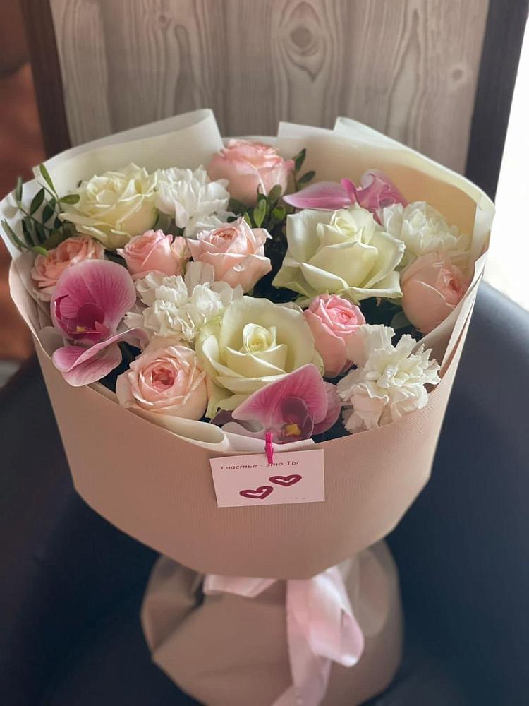 Букет цветов из: Орхидеи, Розы и Гвоздики в Ульяновке Ставропольского края