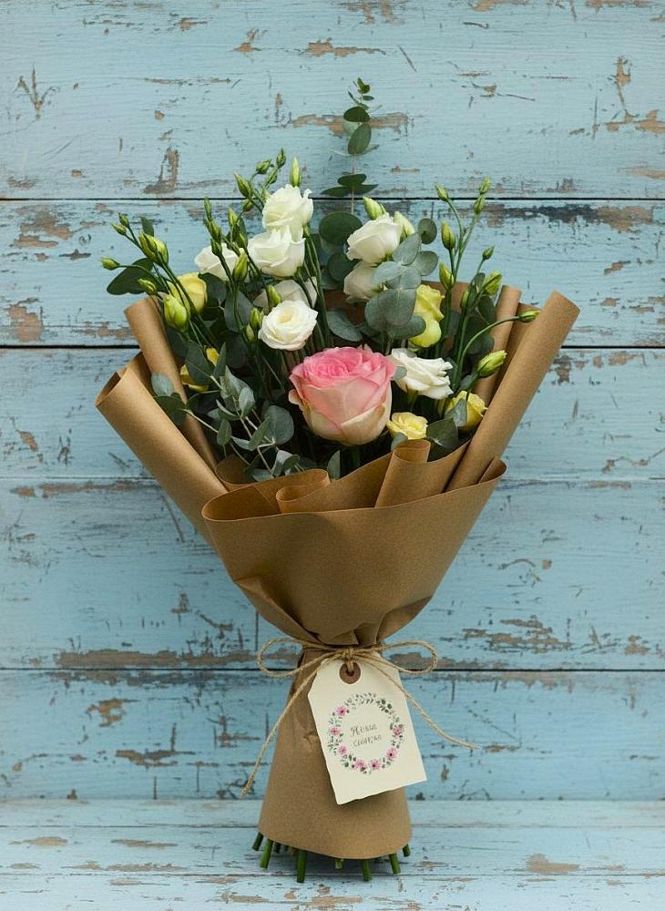 Букет цветов из: Розы и Лизиантусы в Ульяновке Ставропольского края