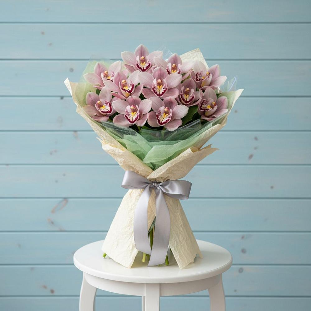 Букет цветов из: Орхидеи и Розы в Ульяновке Ставропольского края