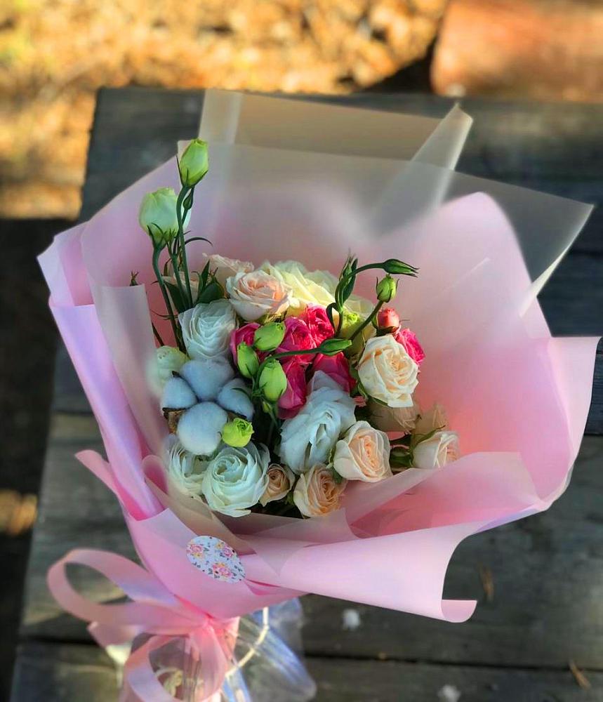 Букет цветов из: Розы и Лизиантусы в Ульяновке Ставропольского края