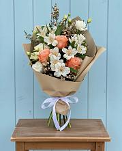 Букет цветов из:  Альстромерии, Лизиантусы, Розы и Хризантемы в Ульяновке Ставропольского края