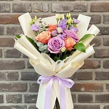 Букет цветов из:  Лизиантусы и Розы в Ульяновке Ставропольского края