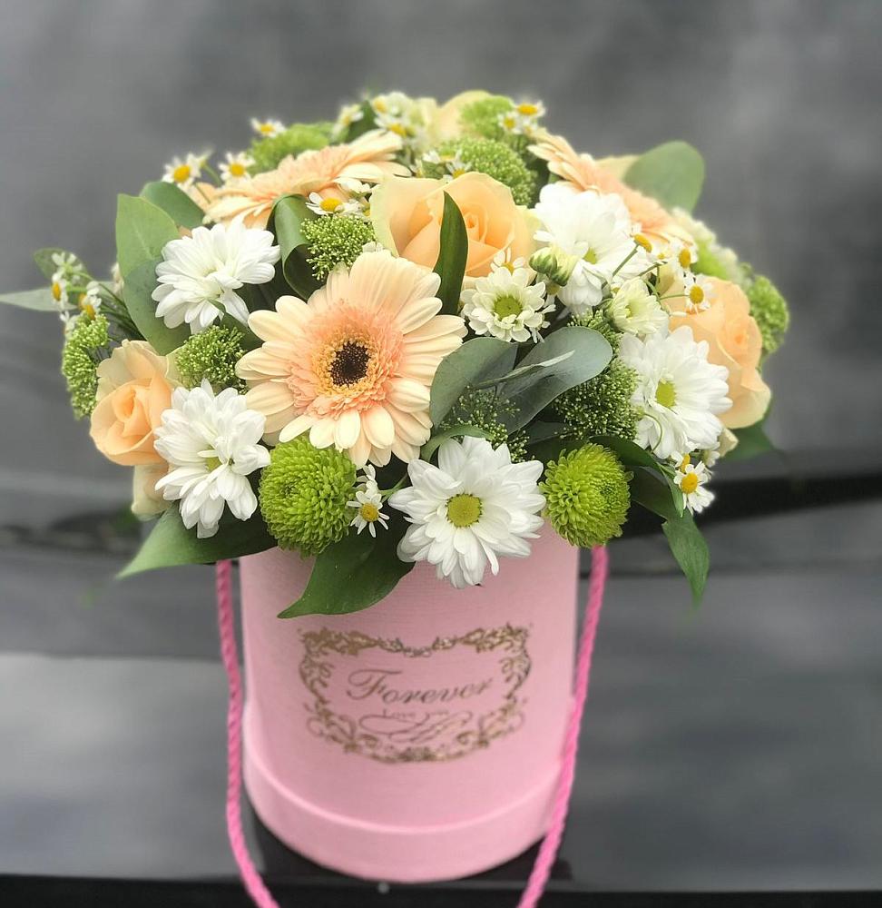 Цветочная композиция из Розы, Герберы и Хризантемы в шляпной коробке в Ульяновке Ставропольского края