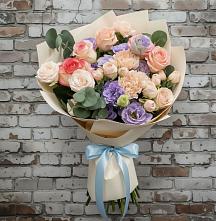 Букет цветов из:  Розы, Лизиантусы и Гвоздики в Ульяновке Ставропольского края